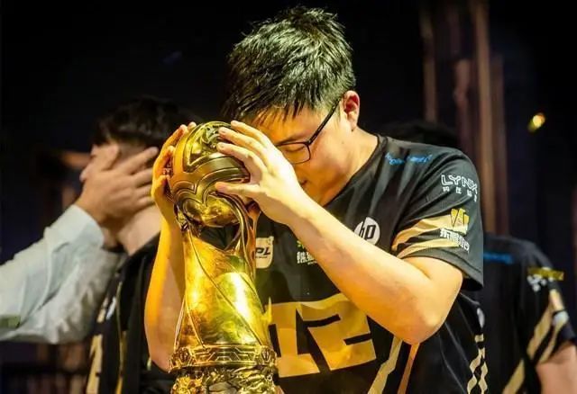Uzi遭RNG背刺？复出基本无望，奥咪咪表示忍无可忍！