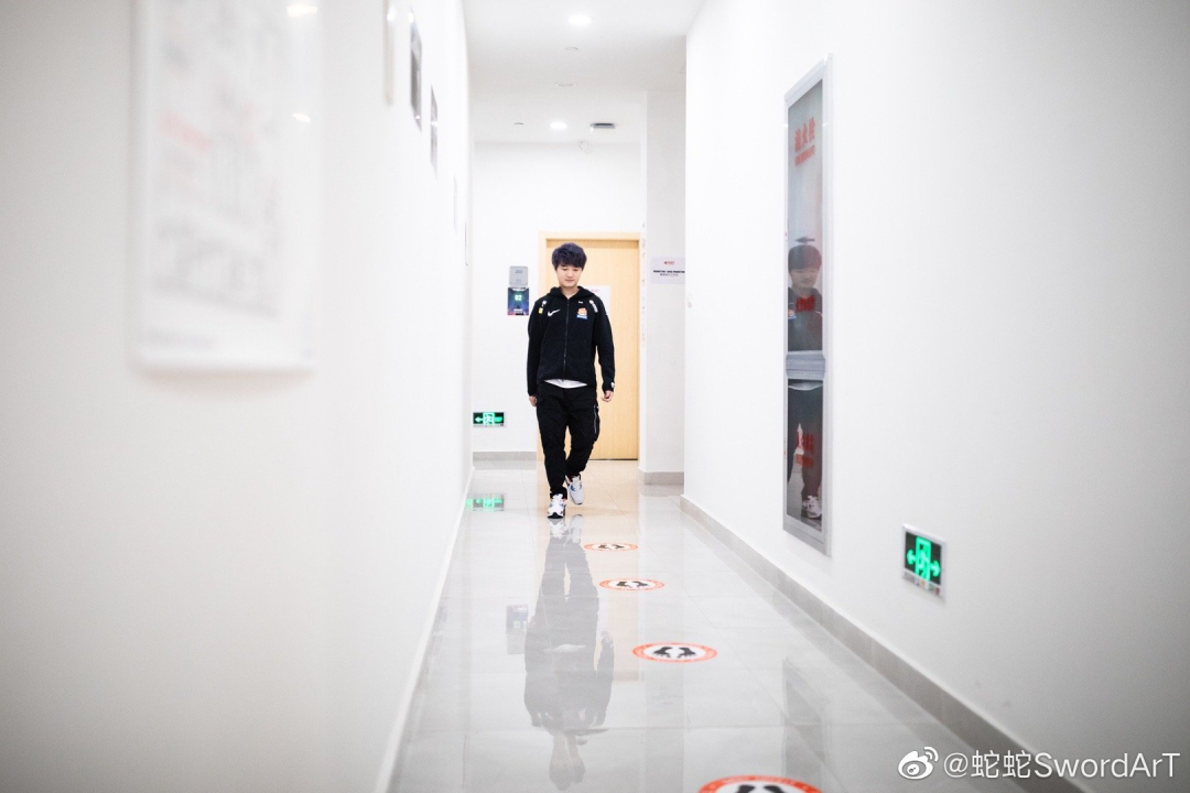 LCK“超市”正式开张，蛇蛇加盟TSM年薪八位数？