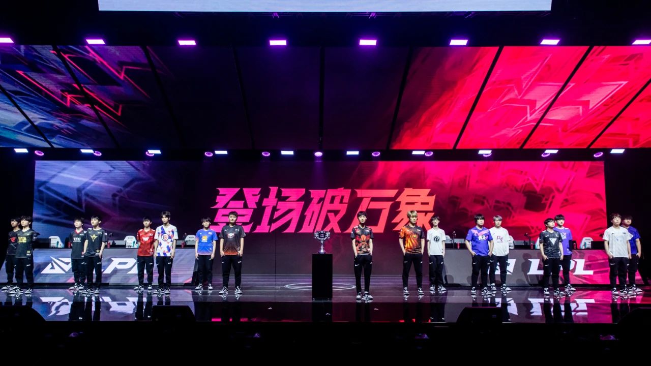 新赛季LPL多达15个赞助——LPL的商业价值到底有多高？