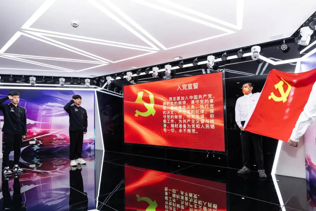 明凯入党引发热议，这是当代年轻人爱国情的自然流露